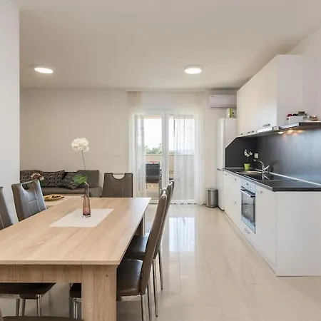 Rogina 2. Sea View *