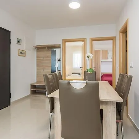 Rogina 2. Sea View Apartment Mandre
