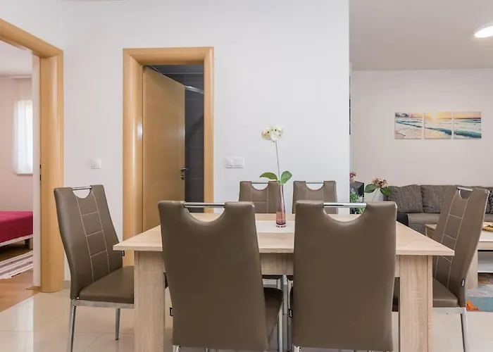 Апартаменты Rogina 2. Sea View