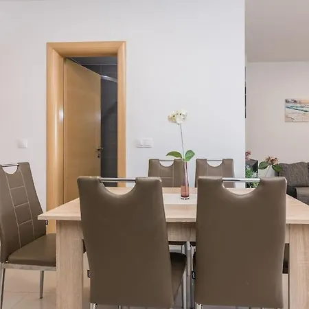 Апартаменты Rogina 2. Sea View