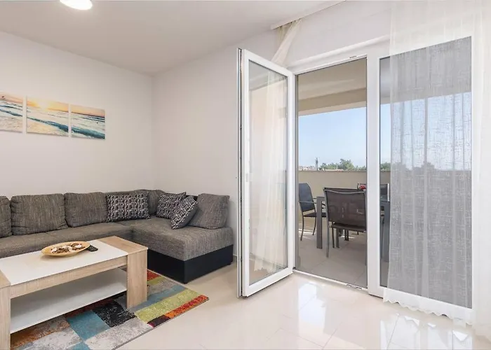 Апартаменты Rogina 2. Sea View *
